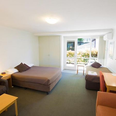 Summer East Apartments Orange Bilik gambar