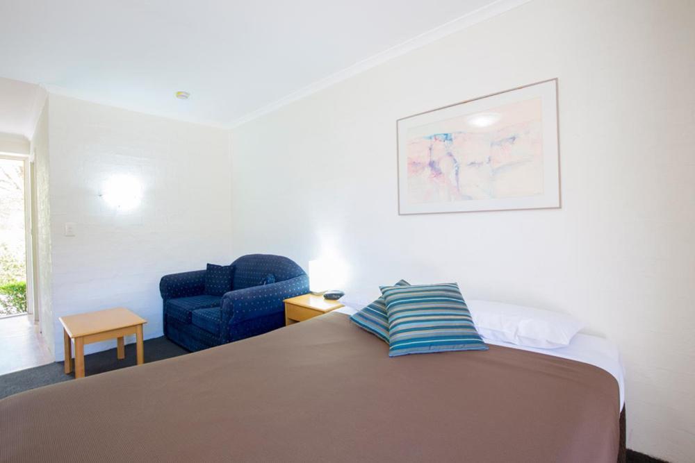 Summer East Apartments Orange Bilik gambar